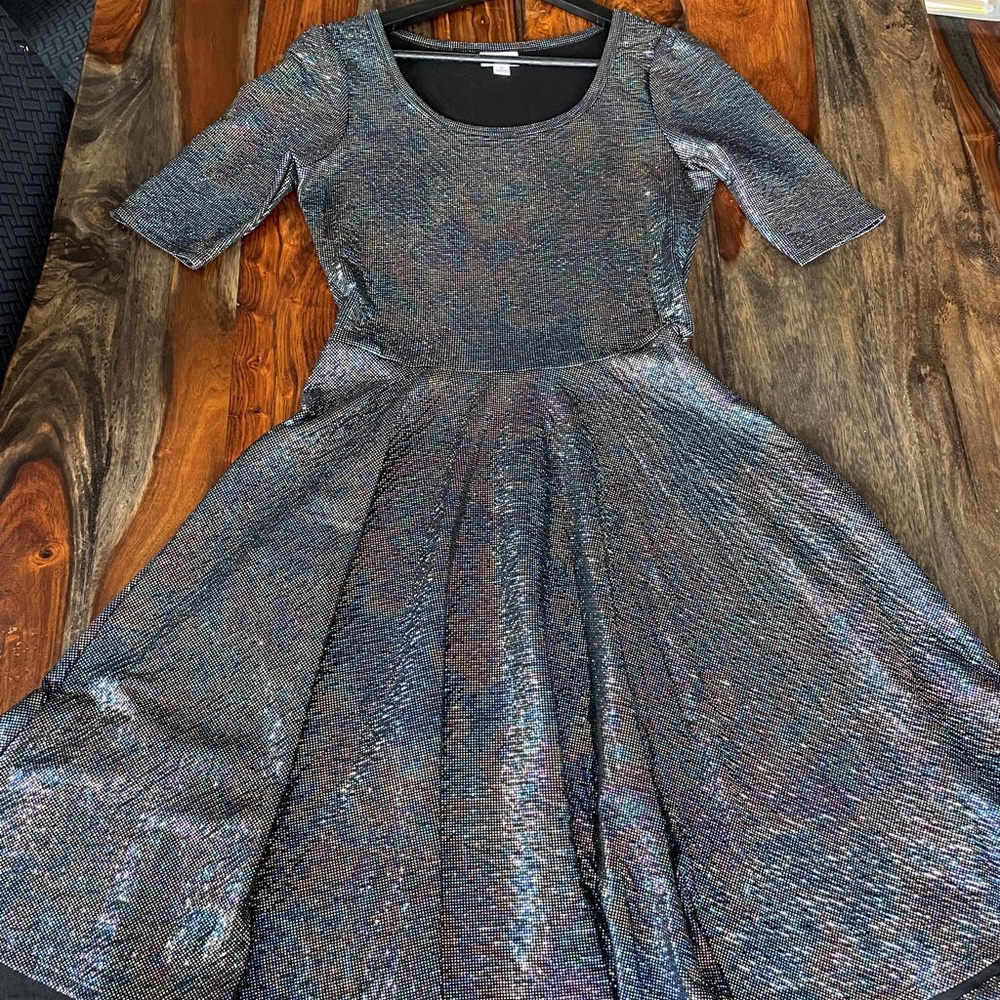 Lularoe Nicole oil slick dress size medium